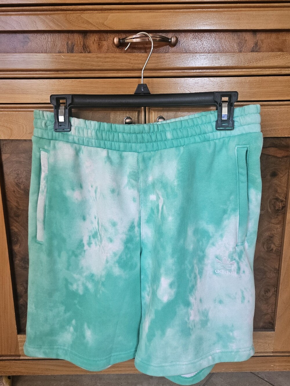 Looks Brand New Adidas Originals Men Shorts, Size Small